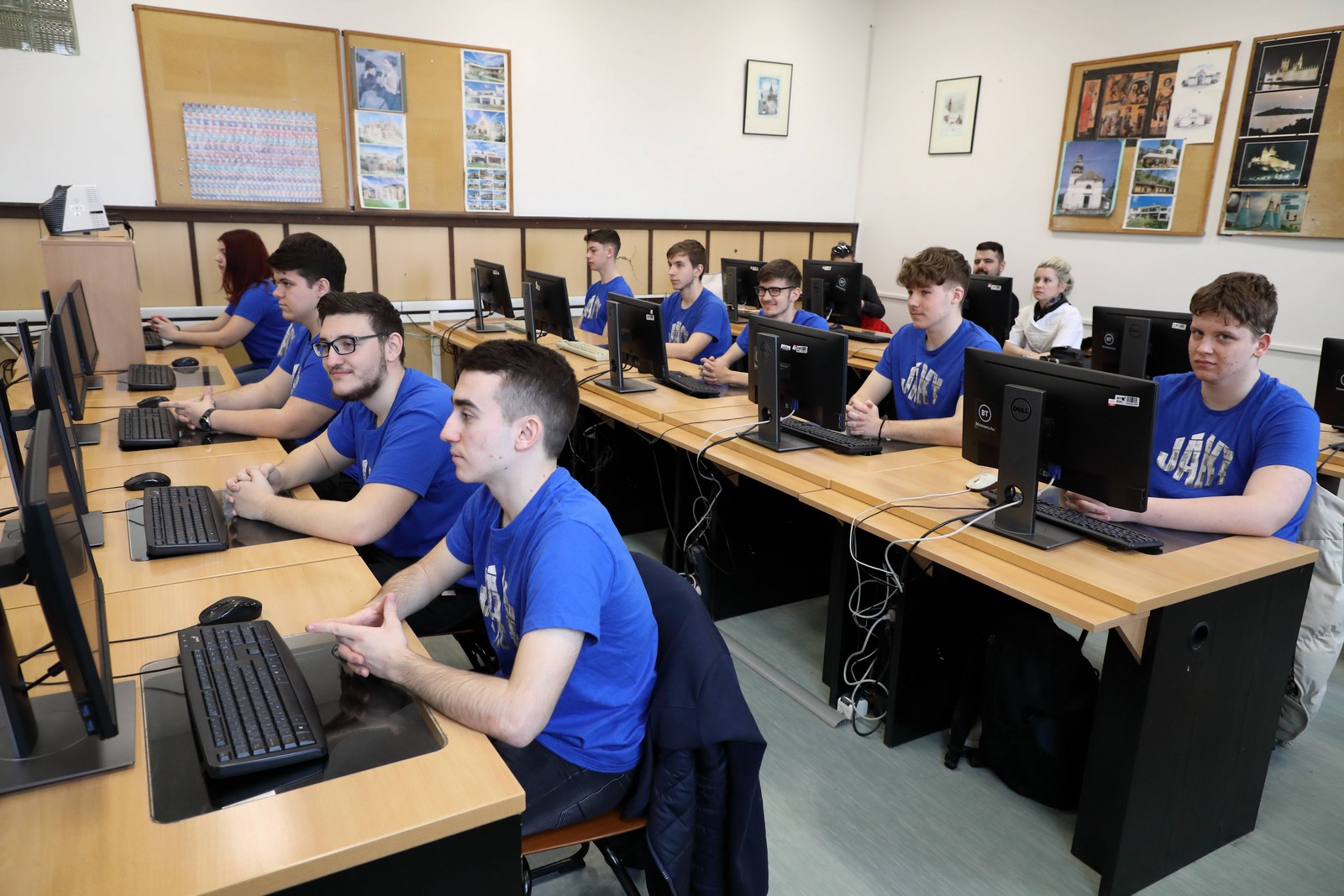 Digitális eszközöket kapott a Jáky Technikum